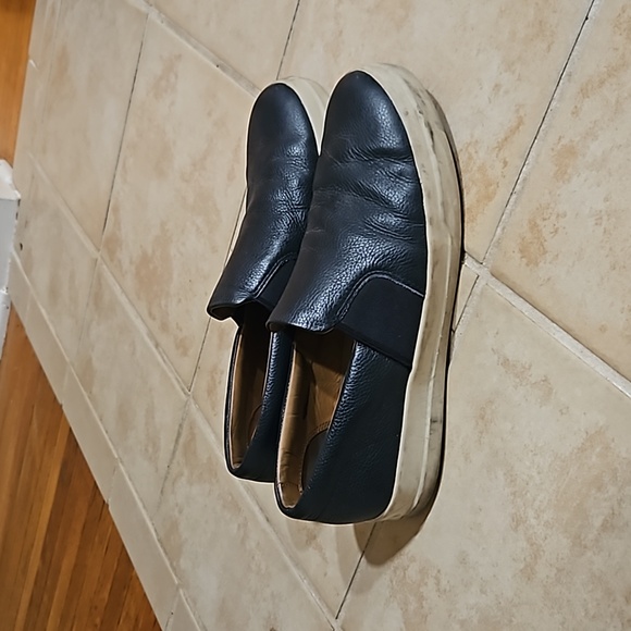 Vince Slip On Sneakers - Picture 3 of 6